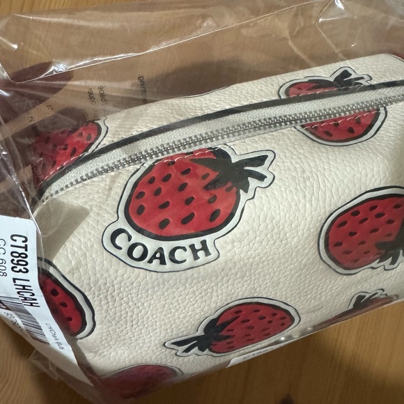 🍓 Coach Essential Cosmetic Pouch With Strawberry Print - Picture 6 of 6